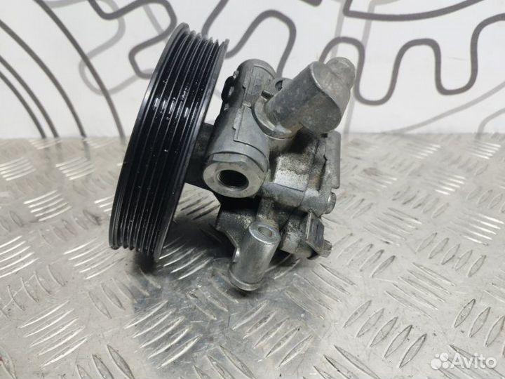 Насос гидроусилителя руля Mercedes-Benz C-Class