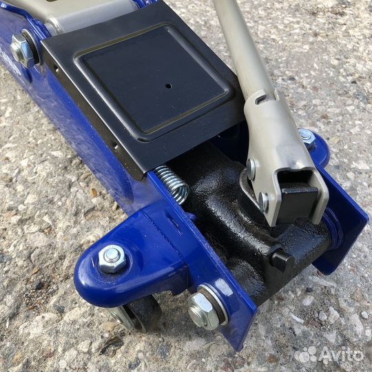 Домкрат гидравлический подкатной 3т Зубр