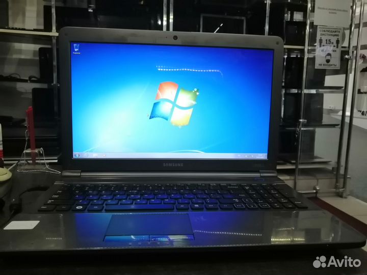 Ноутбук Samsung RC520 Core i3 8GB