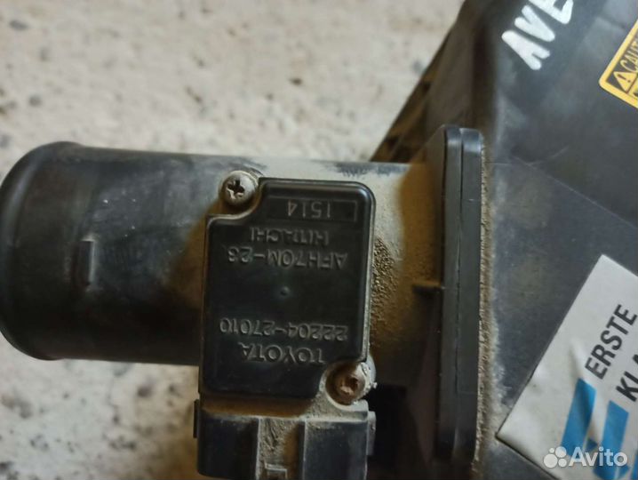 Корпус воздушного фильтра Toyota Avensis t220