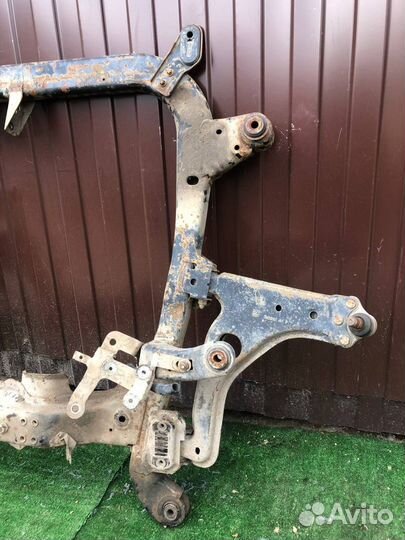 Балка подмоторная Opel Astra H