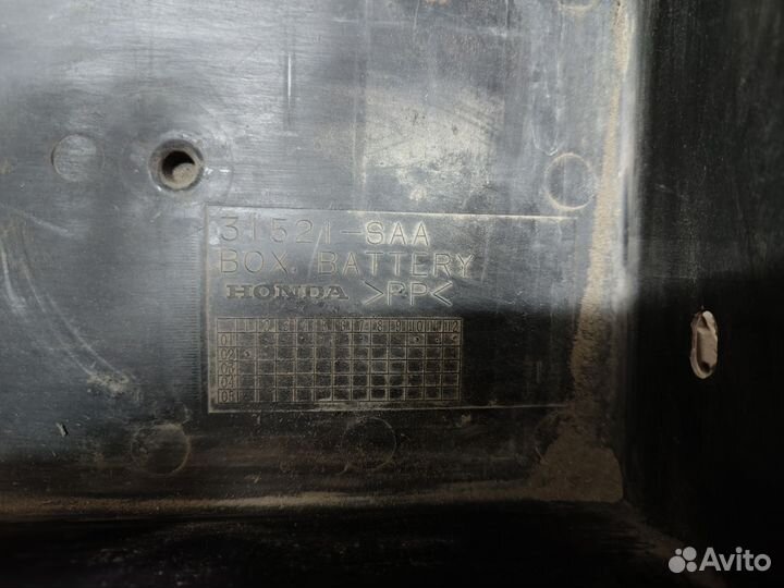 Бокс для аккумулятора в автомобиль Хонда фит