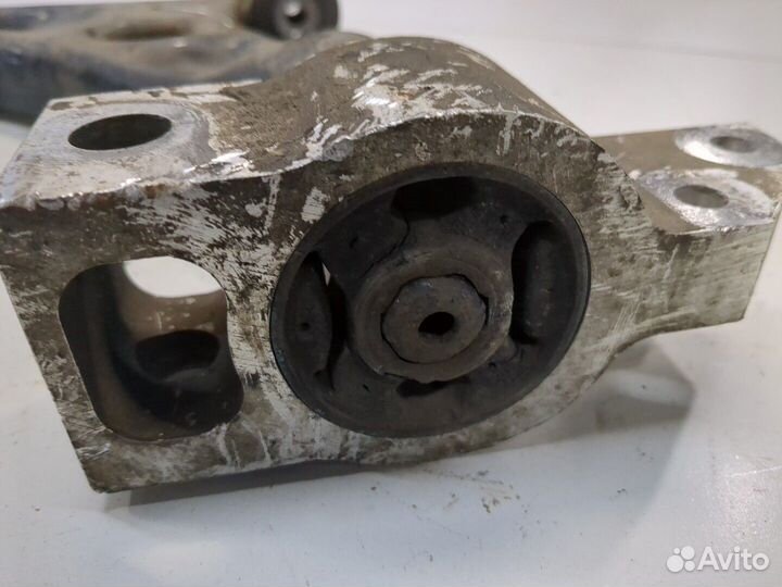 Рычаг подвески Volkswagen Tiguan, 2011