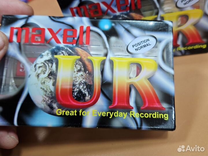 Аудиокассеты новые запечатанные maxell UR 90