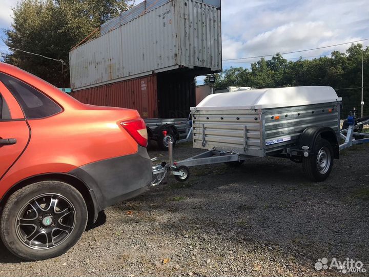 Прицеп с пластиковой крышкой. Крышка для прицепа