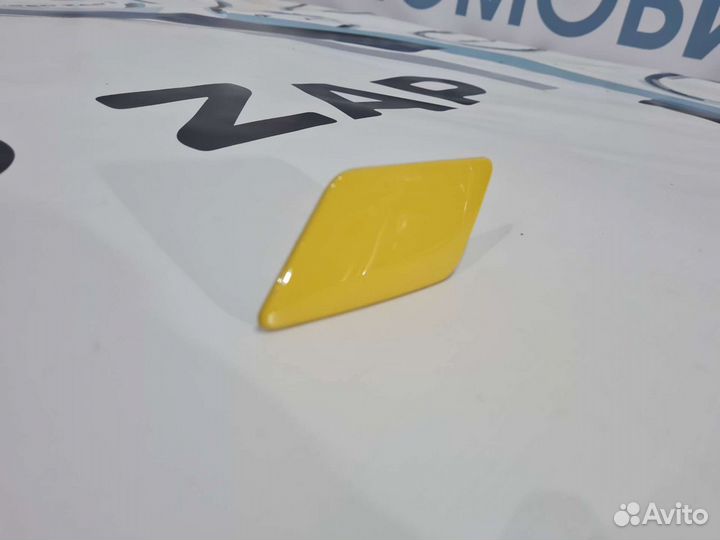 Крышка фароомывателя Skoda Rapid