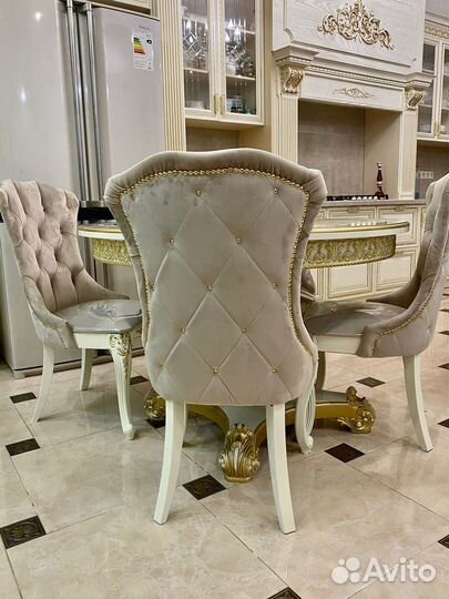 Кухонный стол