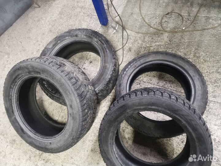 Kumho I'Zen KW22 225/55 R16 и 195/55 R16