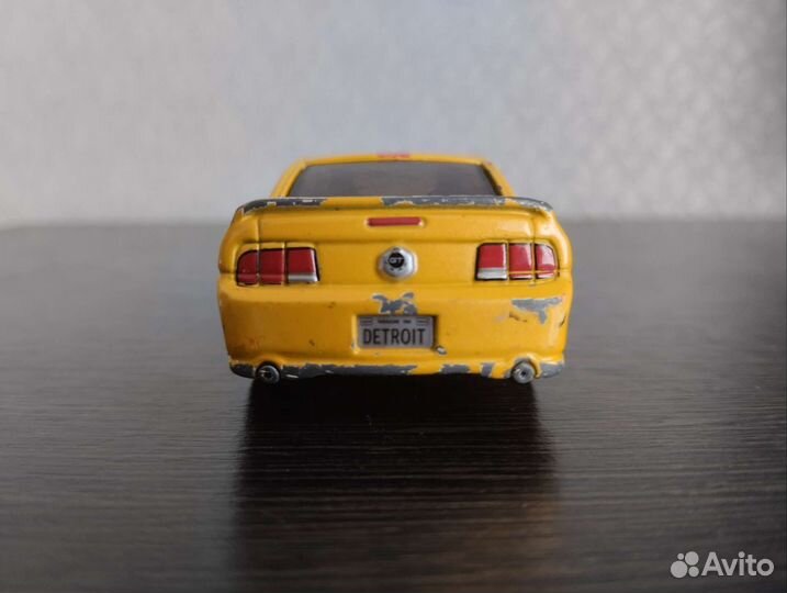 Редкая коллекционная машина 1:43 Ford Mustang 2006