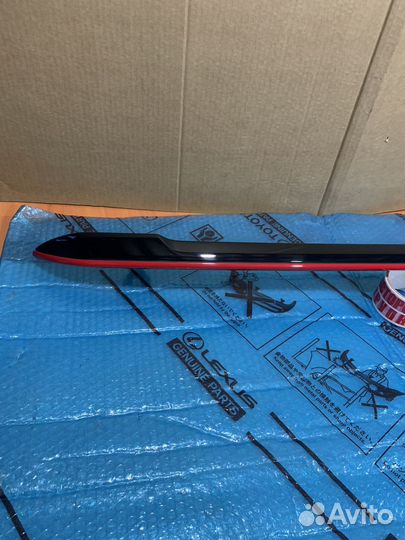 Молдинг заднего бампера Toyota Camry70/75 GR