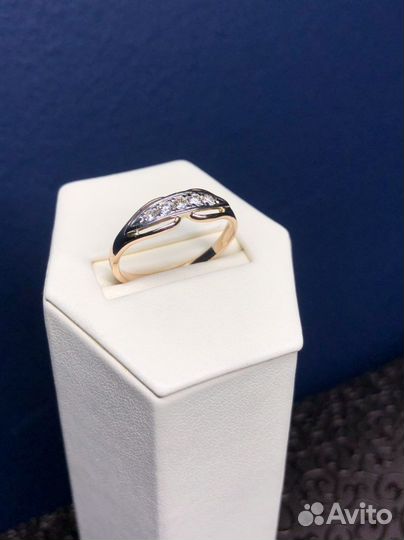 Золоте кольцо с бриллиантами