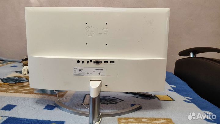 Монитор 24 дюйма LG