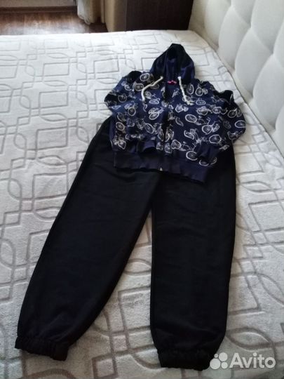 Спортивный костюм женский