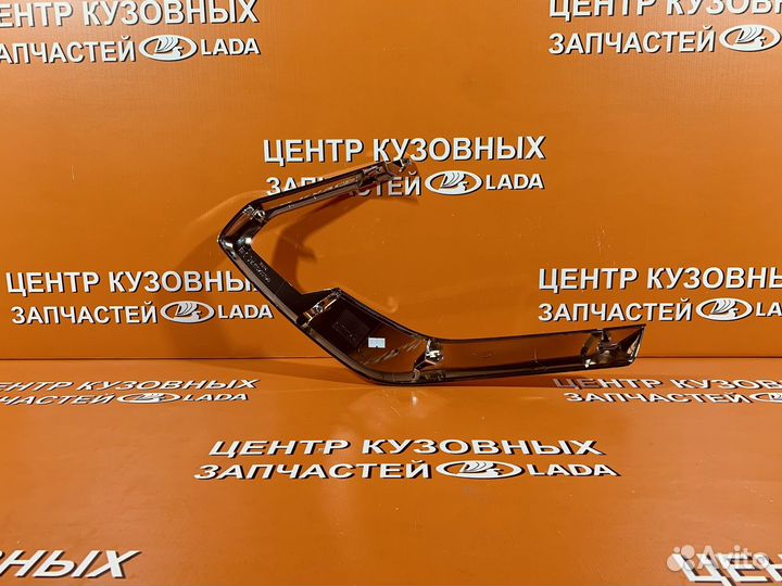 Молдинг переднего бампера правый LADA Vesta FL