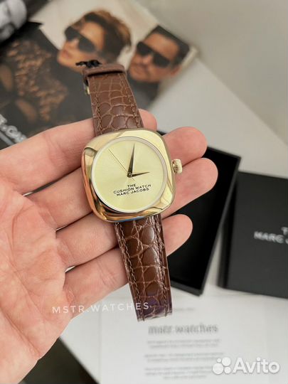 Часы женские Marc Jacobs MJ0120179305