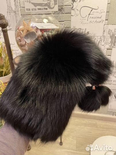 Шапка вязаная (енот)