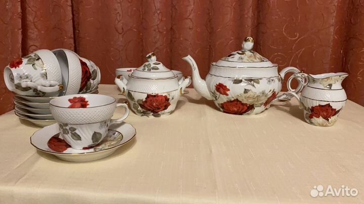 Чайный сервиз новый + чайник с нюансом на крышке