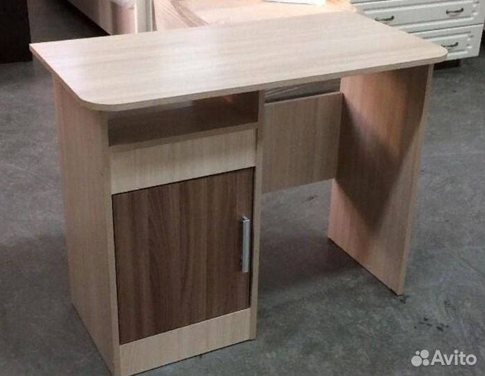 Стол компьютерный №4