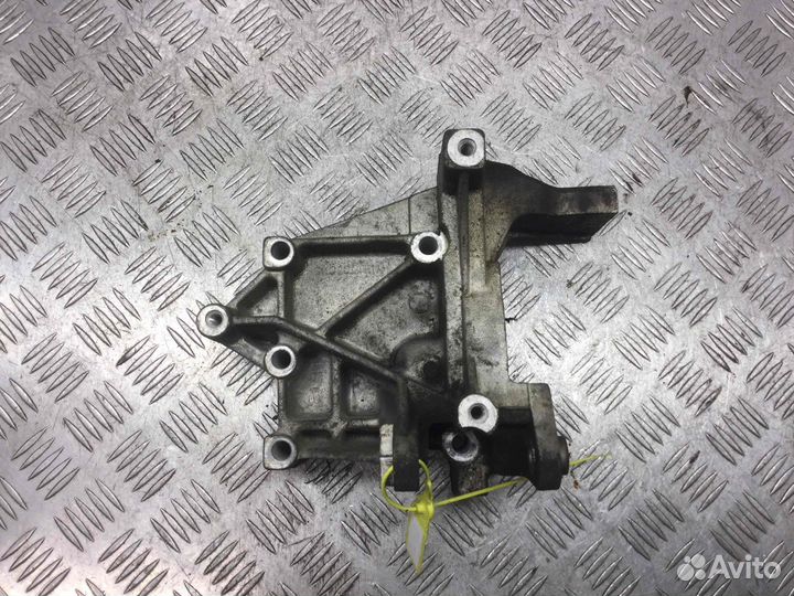 Кронштейн генератора Rover 45 14K4F