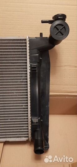 Радиатор охлаждения на toyota avensis МКПП 1.8