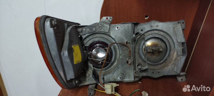 Фара правая Mercedes R107 560SL купе