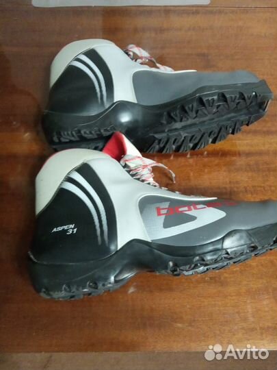 Лыжные ботинки