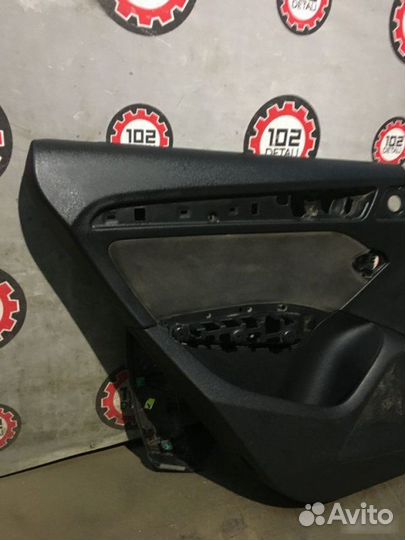 Обшивка двери задняя левая Audi Q5