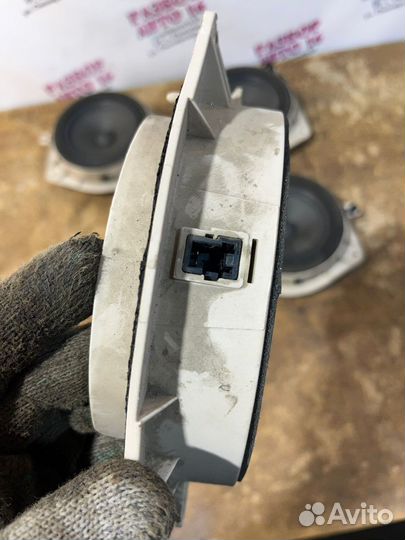 Штатные динамики Kia Rio 3, Hyundai Solaris 1