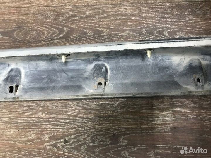 Порог правый Mitsubishi Pajero V14V 4D56 1994