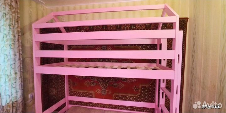 Детская двухъярусная кровать