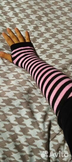 Полосатые перчатки митенки