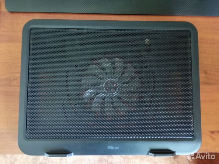 Подставка для ноутбука с охлаждением