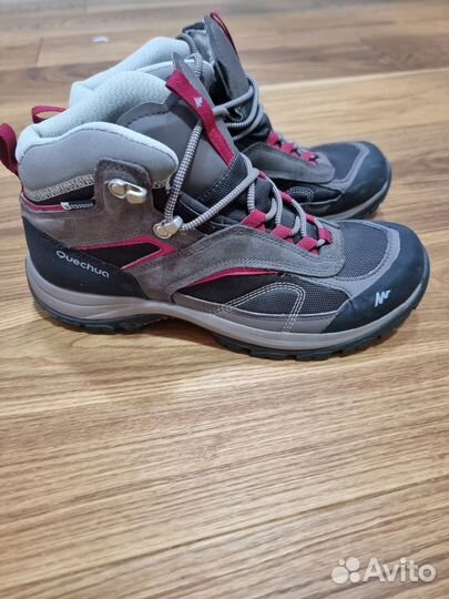 Треккинговые ботинки