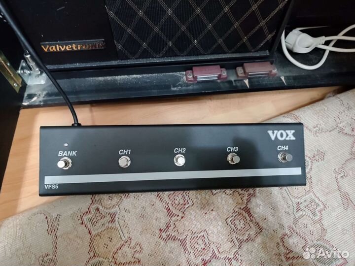 Комплект усилителей на электрическую гитару