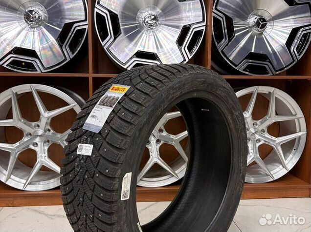 Pirelli Scorpion Ice Zero 2 285/40 R21
