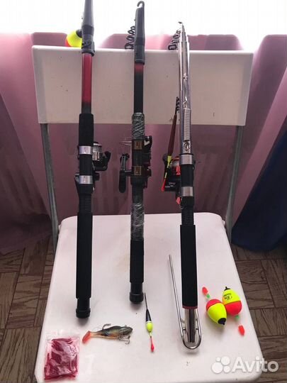 Набор большой для рыбалки удочки приманки крючки