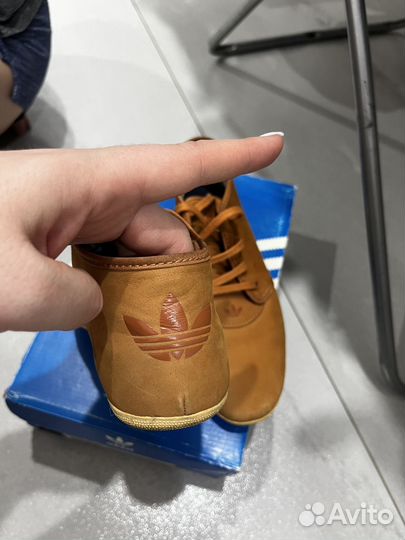 Кроссовки женские adidas 36