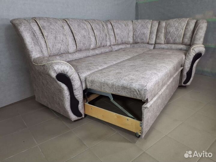 Диван угловой