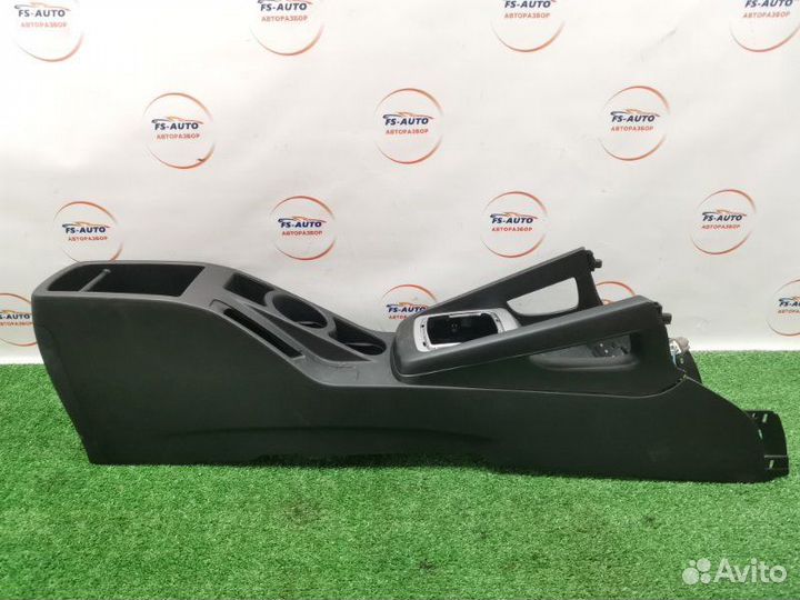 Консоль между сидений Kia Ceed хетчбэк 1.4 G4FA