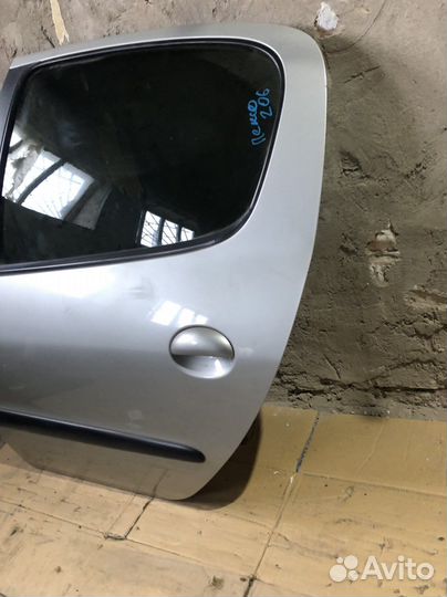 Дверь задняя Peugeot 206