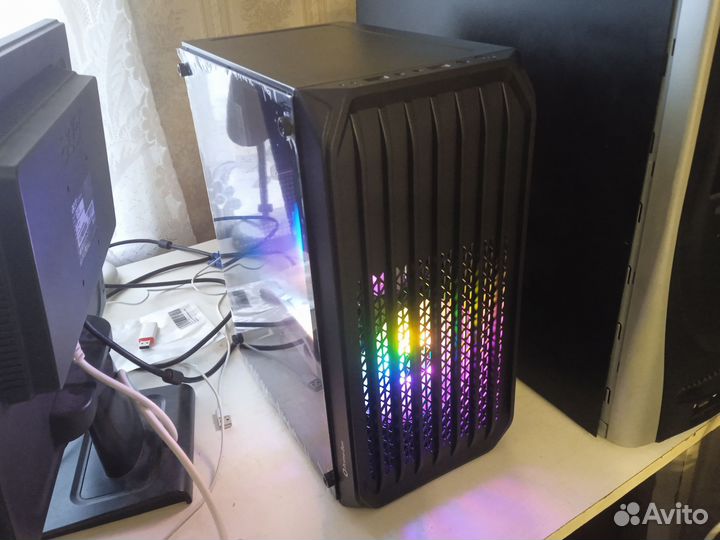Игровой компьютер / Тянет все игры