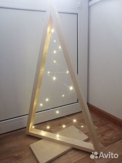 Стильная светящаяся деревянная ёлка со светодиодом