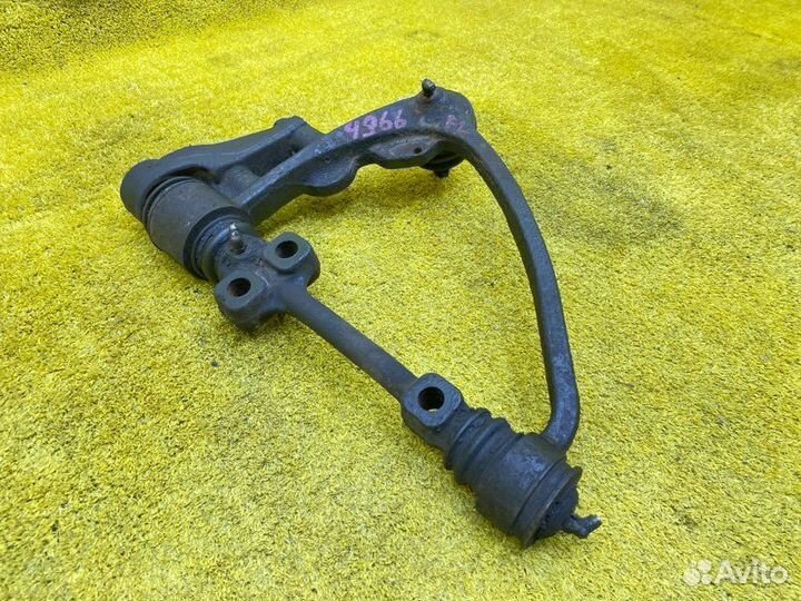 Рычаг передний левый Toyota Hiace/Regius Ace 144437