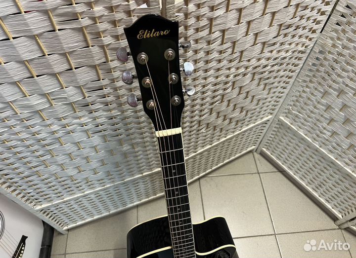 Гитара + комплект для начинающих