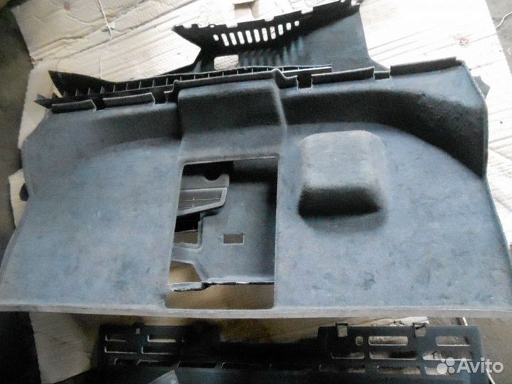 Обшивка багажника Volkswagen Phaeton 2002-2014