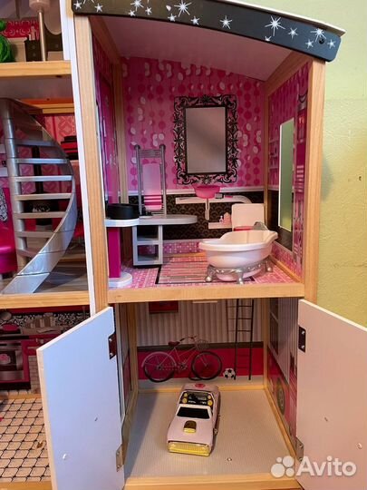 Большой кукольный дом