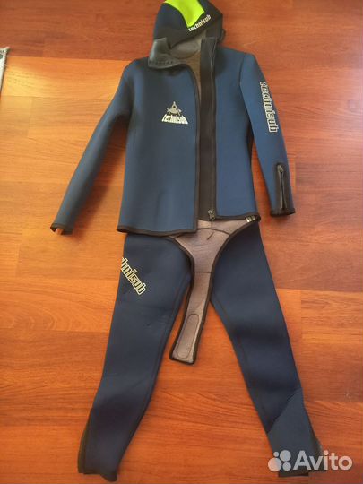 Гидрокостюм для подводного плавания