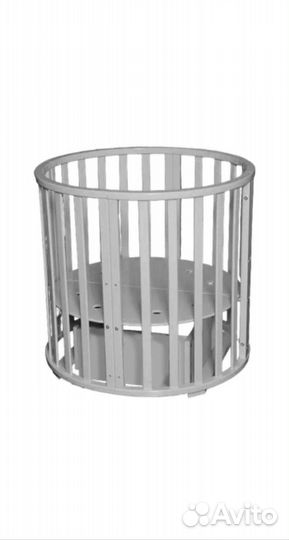 Кроватка детская с маятником