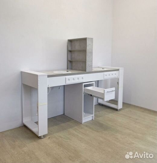 Столы для маникюра на 2 мастера в ассортименте