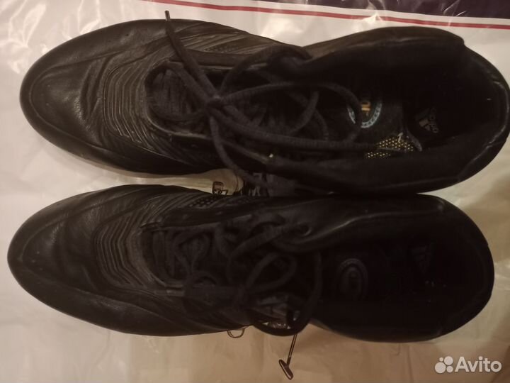 Кроссовки чёрные